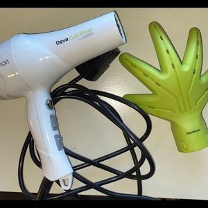 DevaCurl dryer with DevaFuser